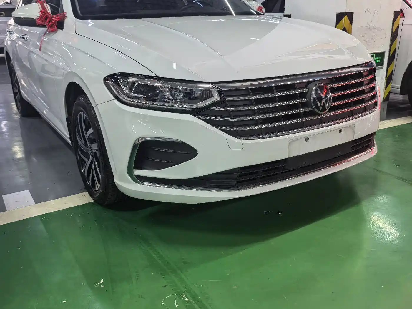 Volkswagen Lavida 2024 Model 300TSI DSG Starlight Full Comfort Edition фото 2