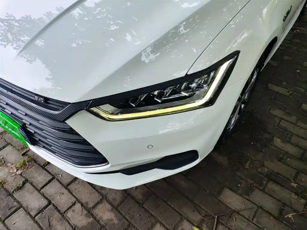 BYD Qin Pro 2018 1.5TI Automatic Smart Connected Premium Edition фото 24