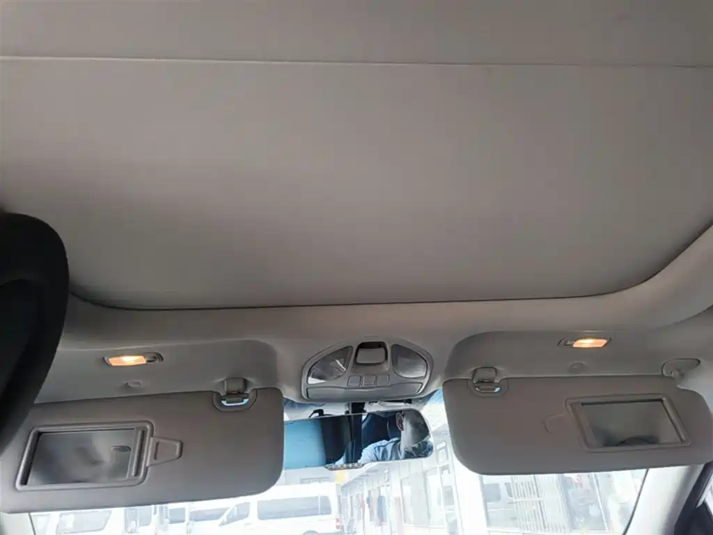 Hyundai Santa Fe 2015 2.4L Automatic 2WD Smart 5-seater фото 18