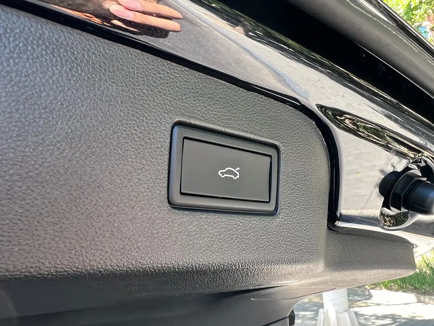 Volkswagen Passat 2024 380TSI Luxury фото 11