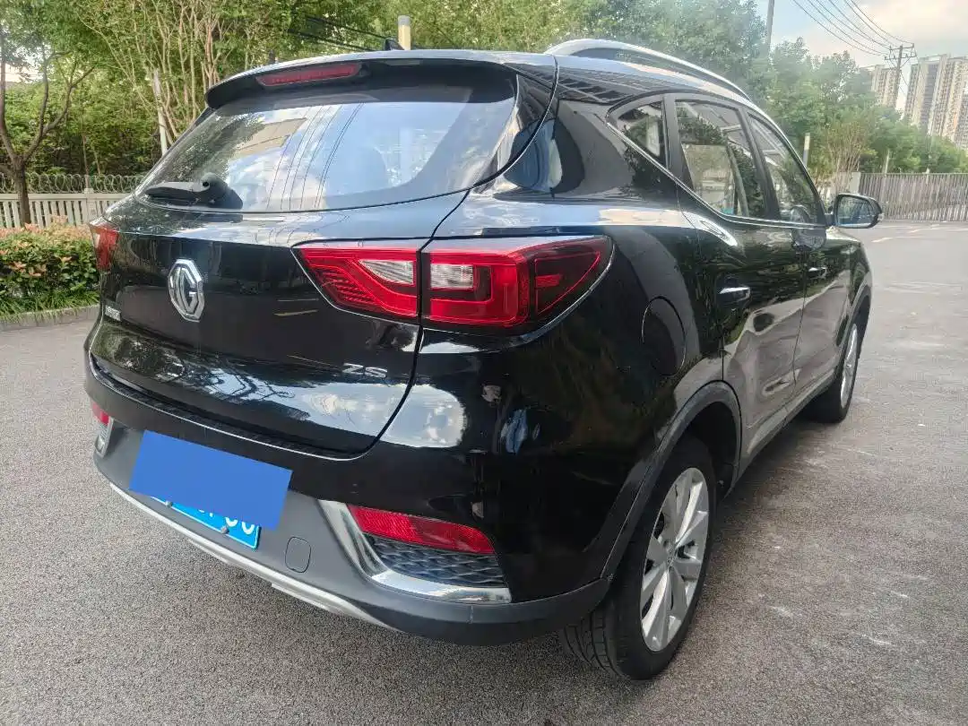 Фото 4 - MG ZS