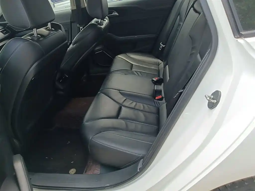 Hongqi H5 2018 30TD Dynamic Edition фото 17