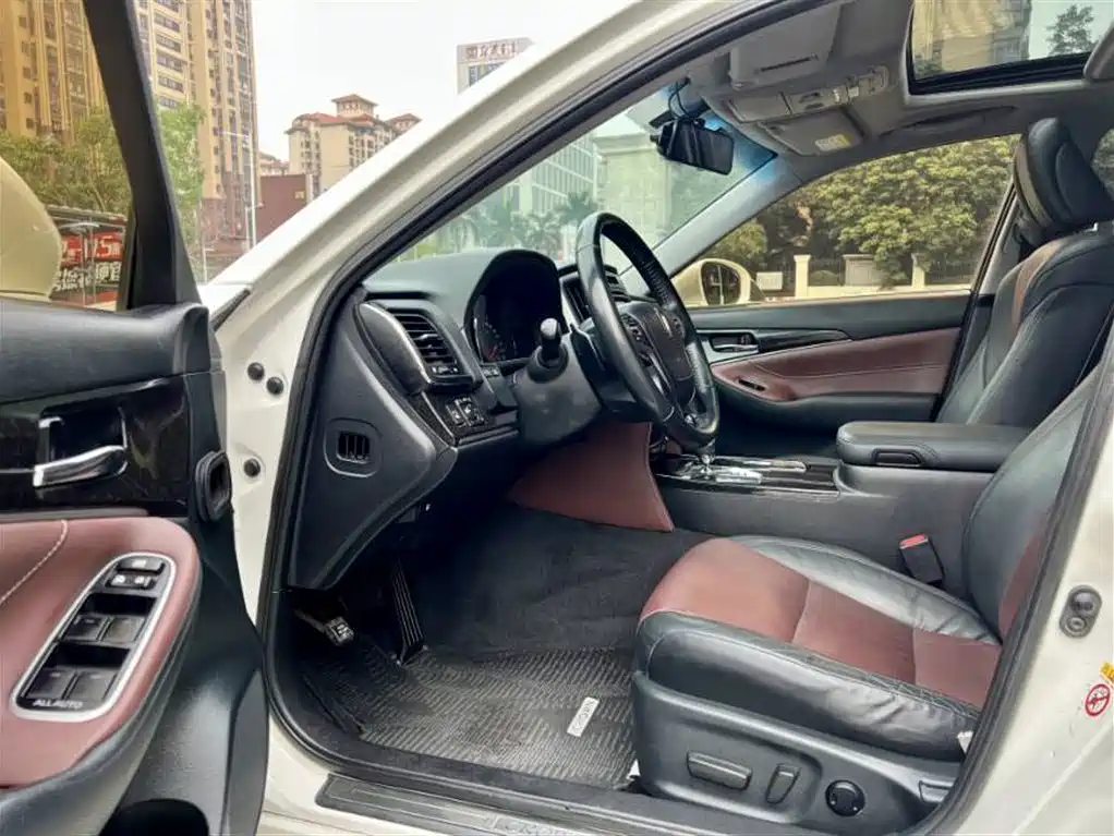 Toyota Crown 2018 2.0T Sport Edition фото 4