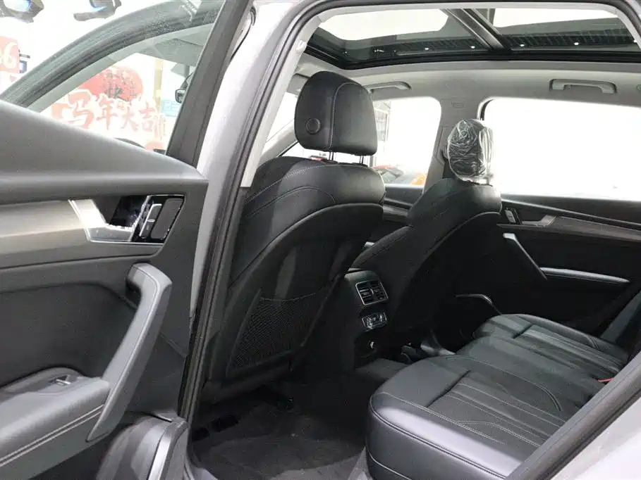 Audi Q5L 2025 40 TFSI Fashion Dynamic фото 9