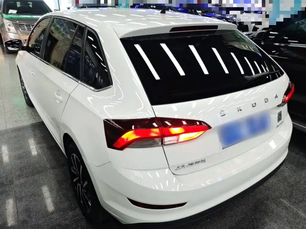 Škoda Skoda Rapid Spaceback 2020 1.5L Auto Comfort фото 5