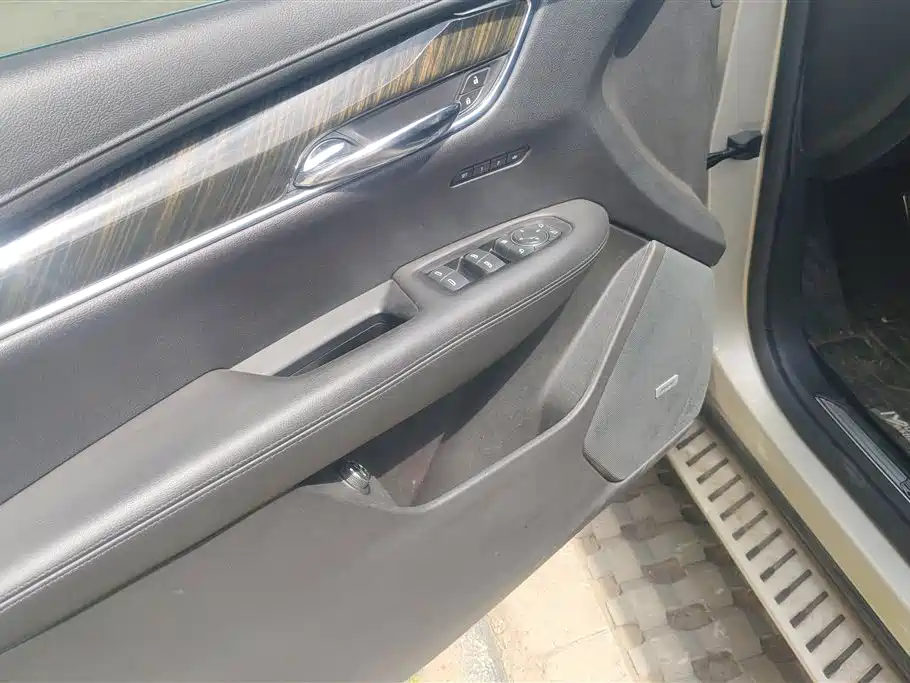 Cadillac XT5 2016 28T AWD Luxury Model фото 7