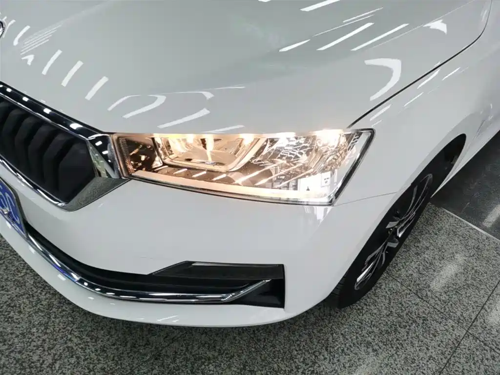 Škoda Skoda Rapid Spaceback 2020 1.5L Auto Comfort фото 24