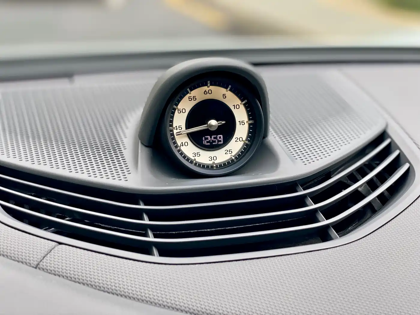 Porsche Taycan 2019 Taycan 4S фото 22