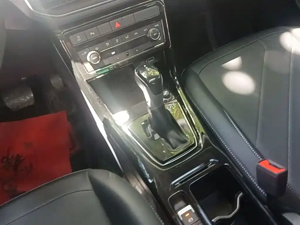 Volkswagen Tharu 2025 New Edge 300TSI Enjoyment Edition фото 14