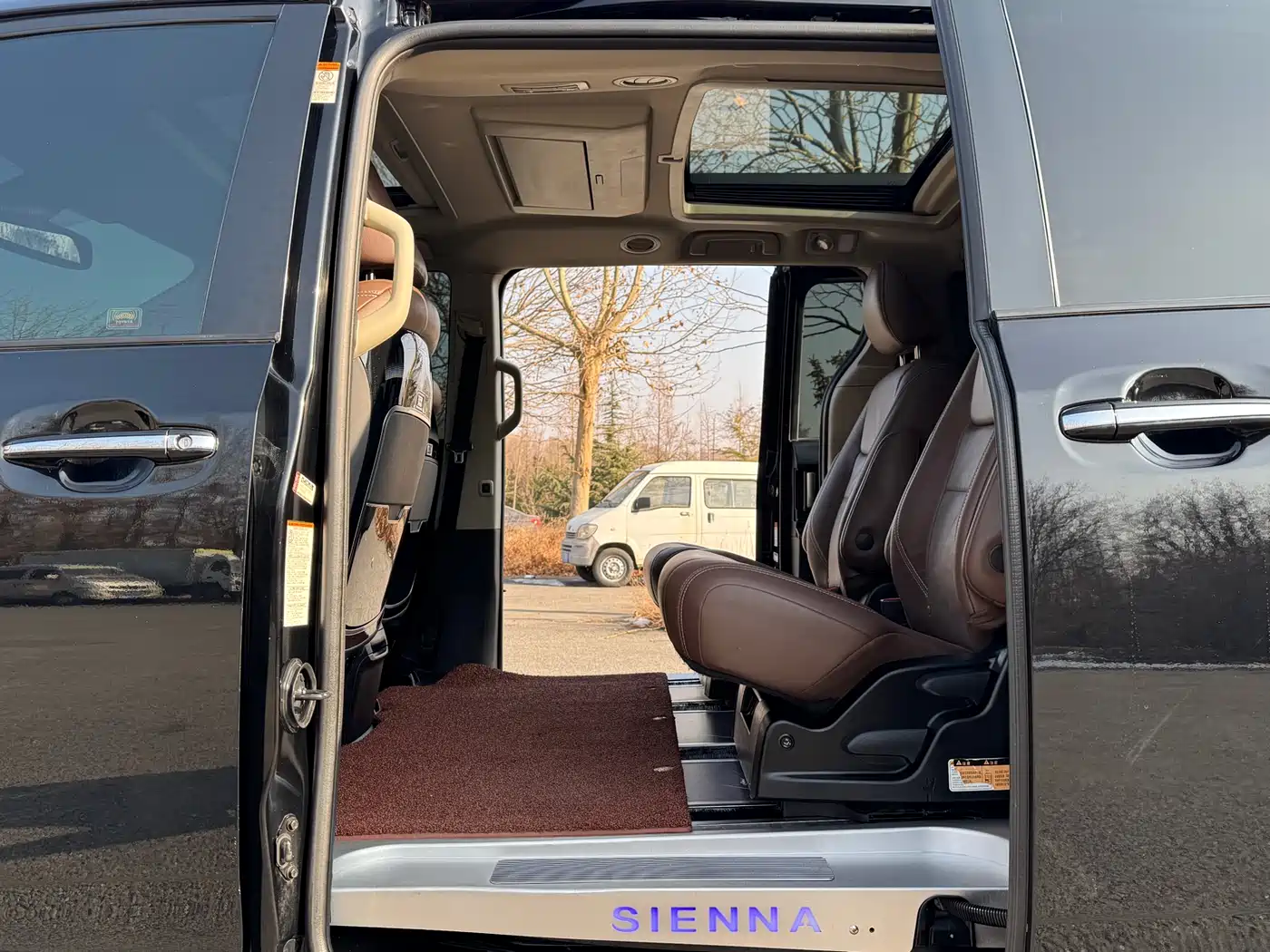 Toyota Sienna 2015 3.5L 4WD L фото 13
