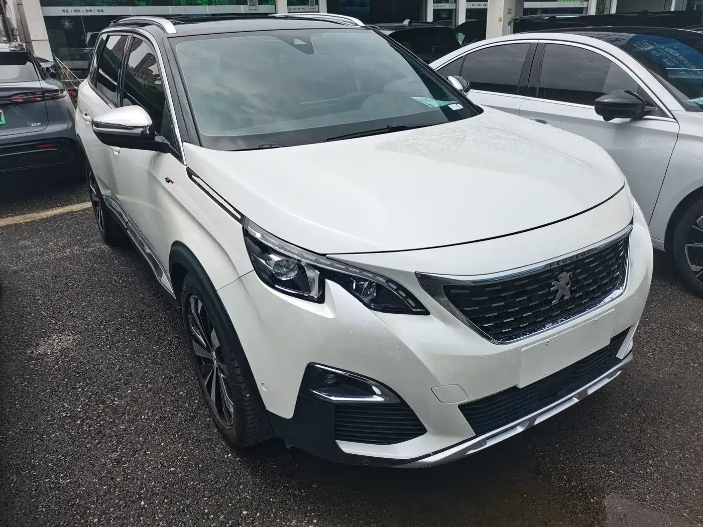 Peugeot 5008 2017 380THP 7-Seater Luxury GT Edition фото 3