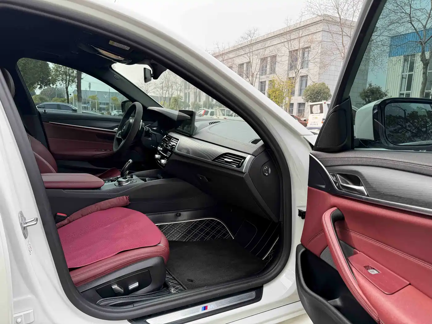 BMW 5 Series 2021 530Li Leading M Sport Package фото 8