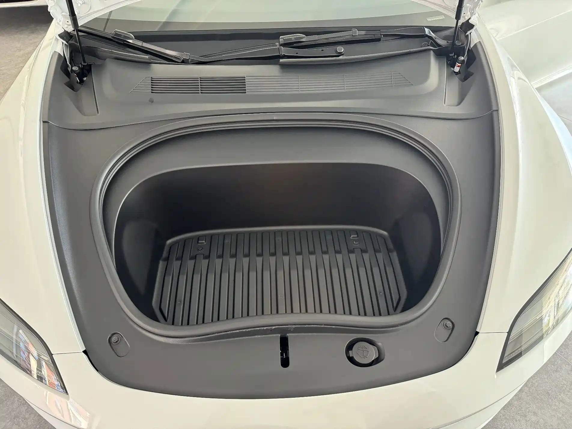 Фото 5 - Tesla Model 3