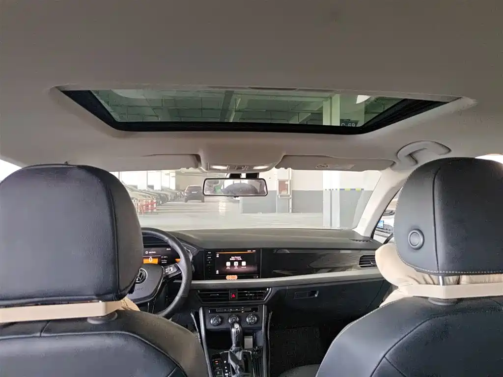 Volkswagen Lavida 2021 1.5L Auto Comfort Edition фото 9