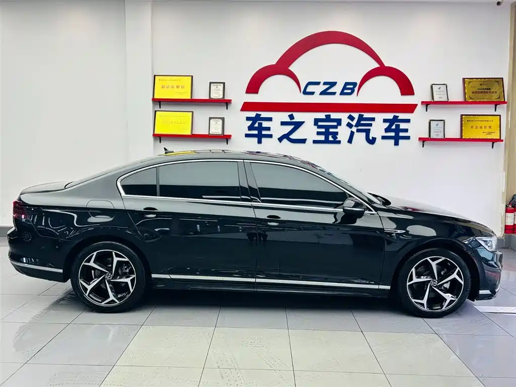 Volkswagen Magotan 2023 Model 2 Million Commemorative Edition 330TSI DSG Luxury фото 8