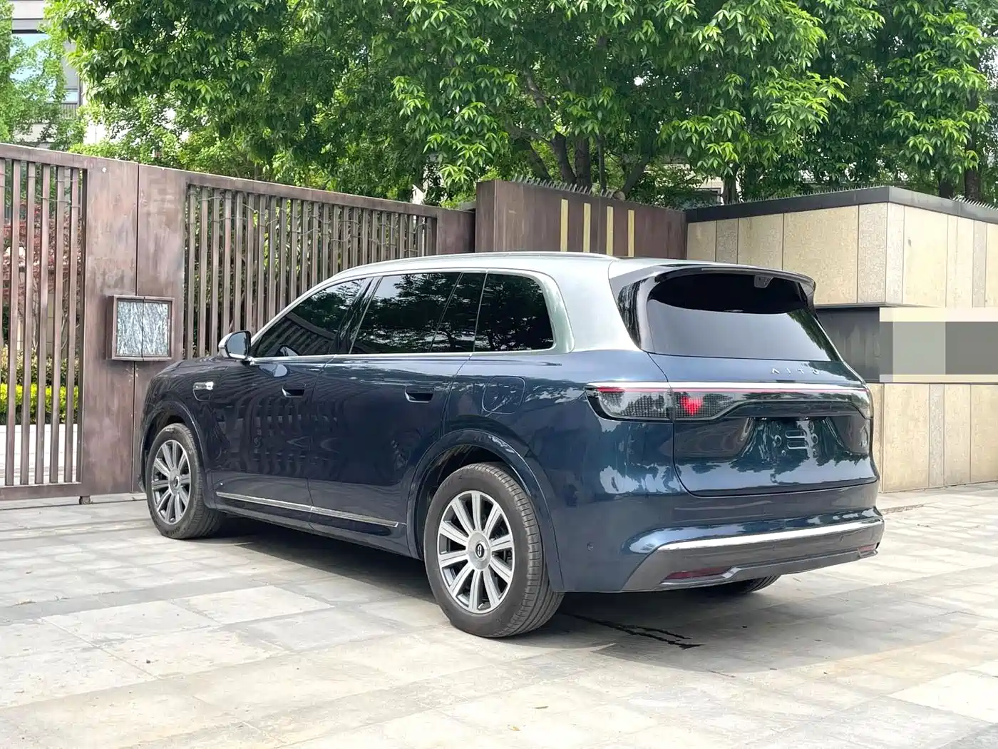 AITO Wenjie AITO M8 2025 Model Extended Range Max+ Edition 53.4kWh 6-Seater фото 8