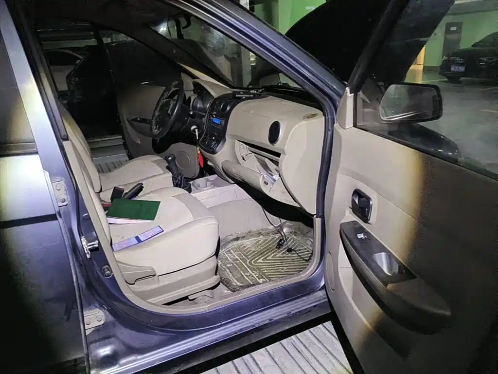 Wuling Motors Wuling Hongguang 2011 2010 1.2L Basic (China IV)