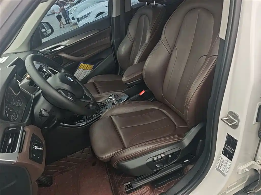 BMW X1 2016 sDrive20Li Luxury Model фото 15