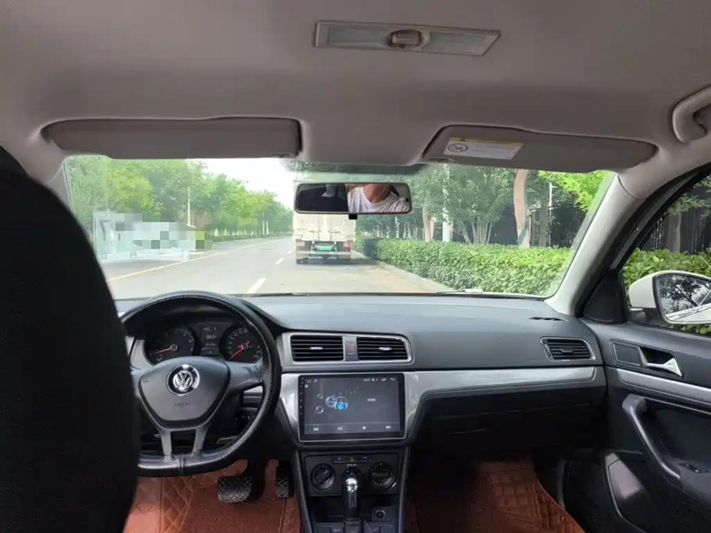 Volkswagen Lavida Tour 2017 1.6L Automatic Trend Edition фото 20
