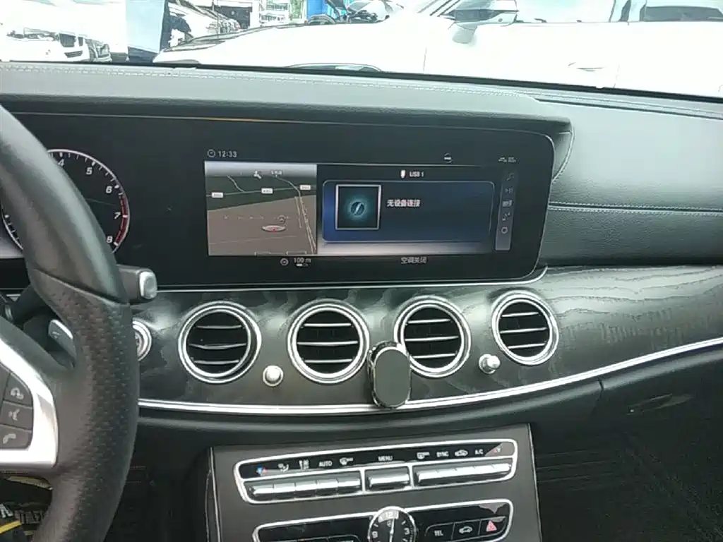 Mercedes-Benz E-Class 2018 Facelift E 200 L Sport фото 13