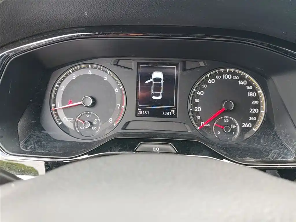 VOLKSWAGEN BORA
