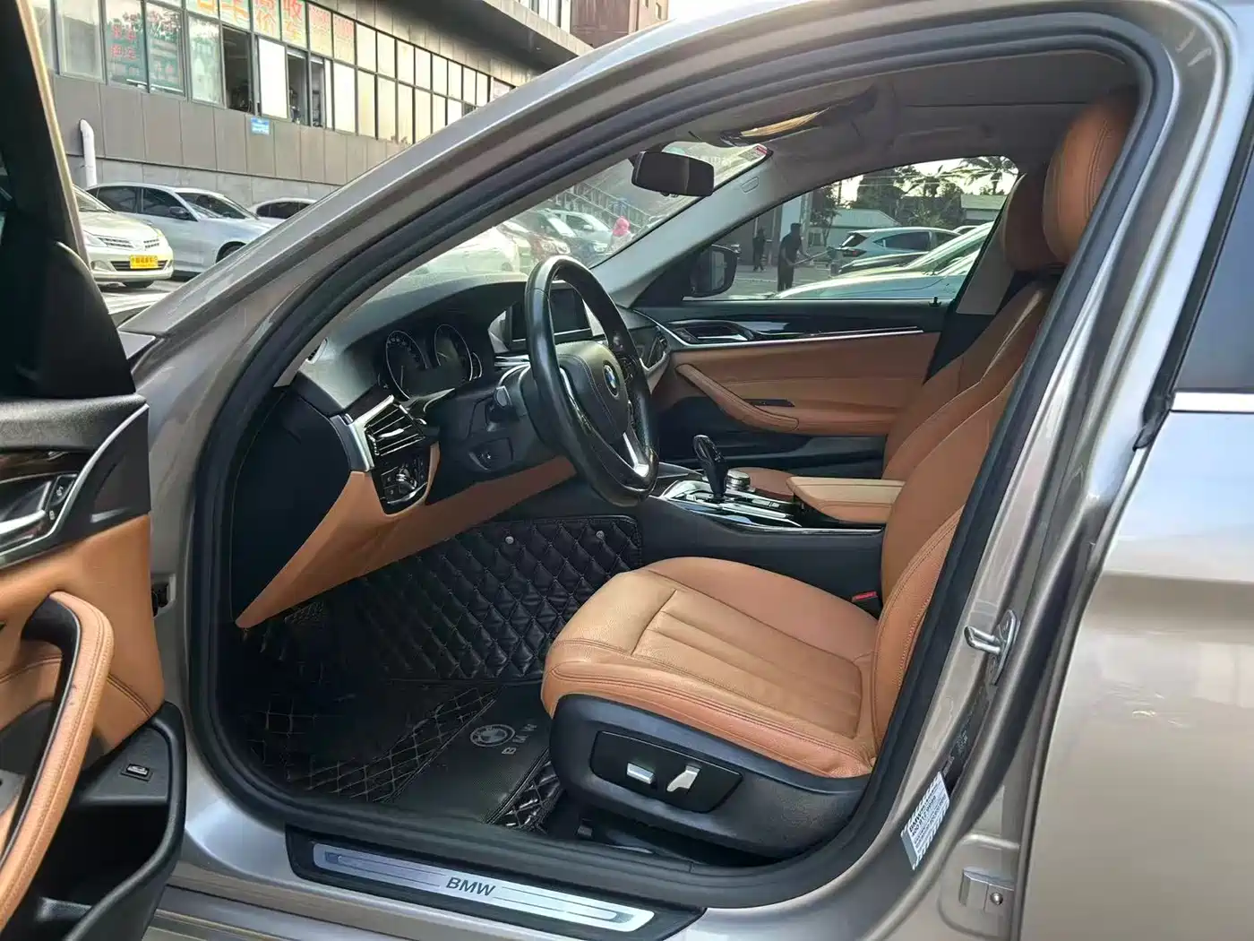 BMW 5 Series 2018 528Li Launch Special Edition фото 4