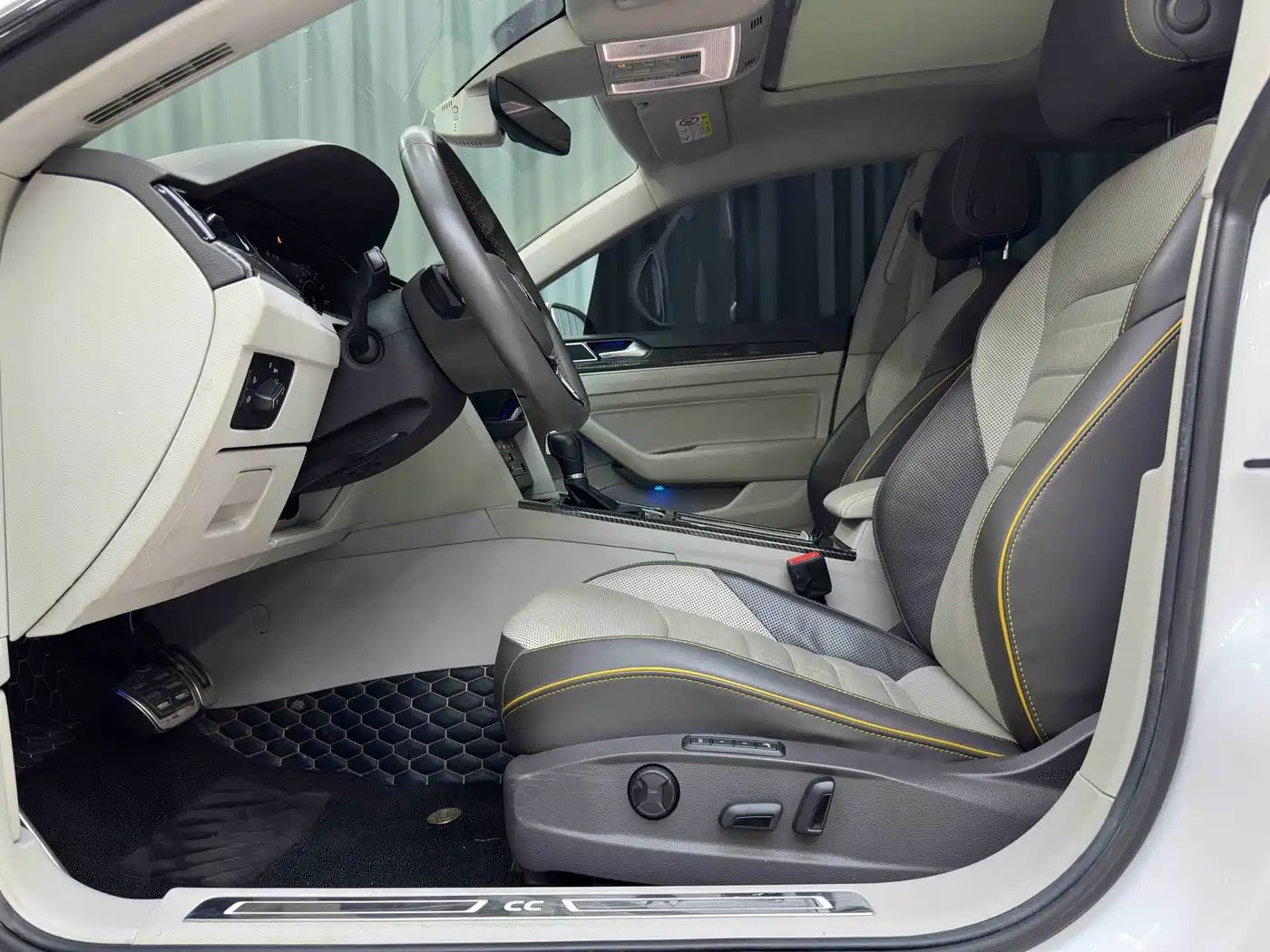 Volkswagen FAW-Volkswagen CC 2019 380TSI Glamour Edition China V фото 4