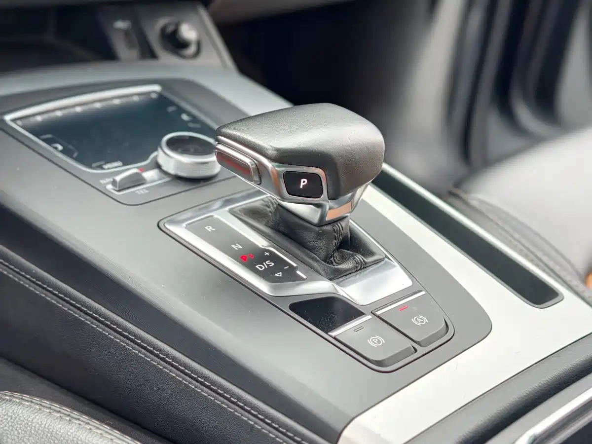 Audi Q5L 2020 40 TFSI Prestige Fashion фото 11