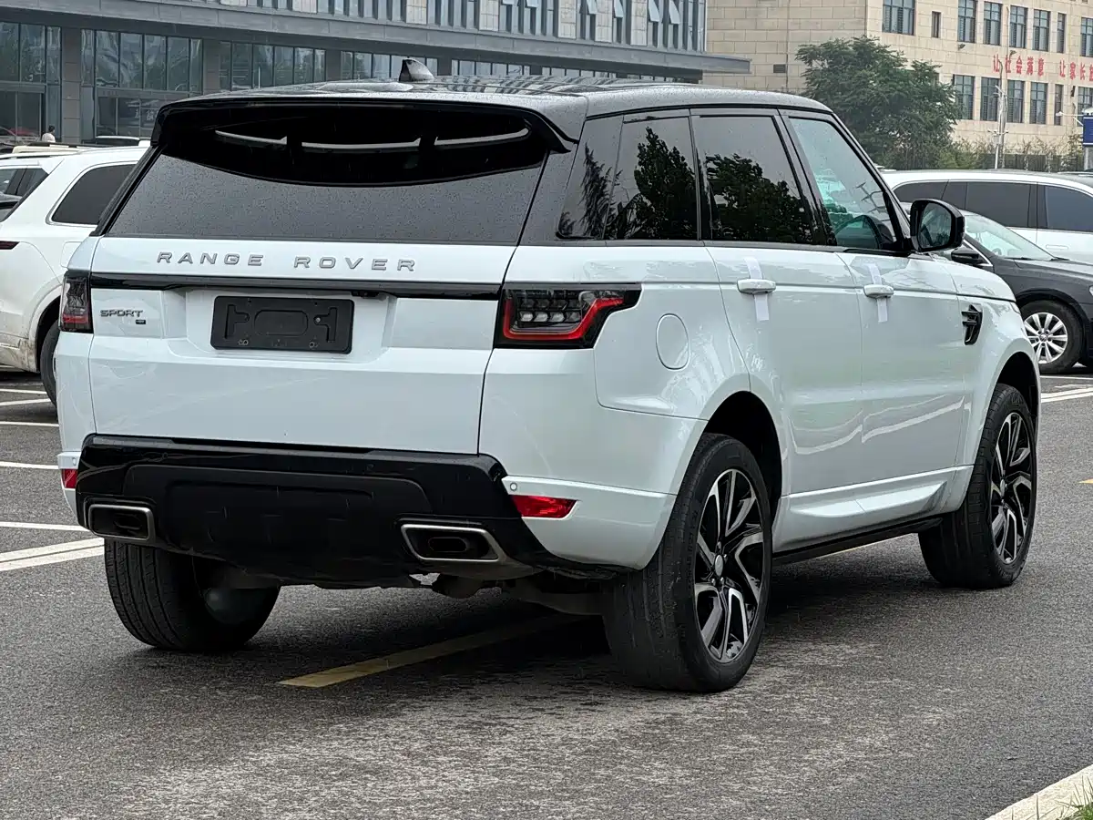 Land Rover Range Rover Sport 2020 3.0 L6 HSE DYNAMIC фото 4