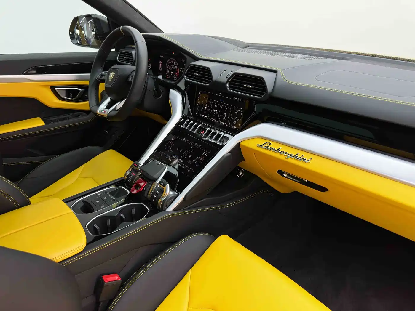 Lamborghini Urus 2021 4.0T V8 фото 12