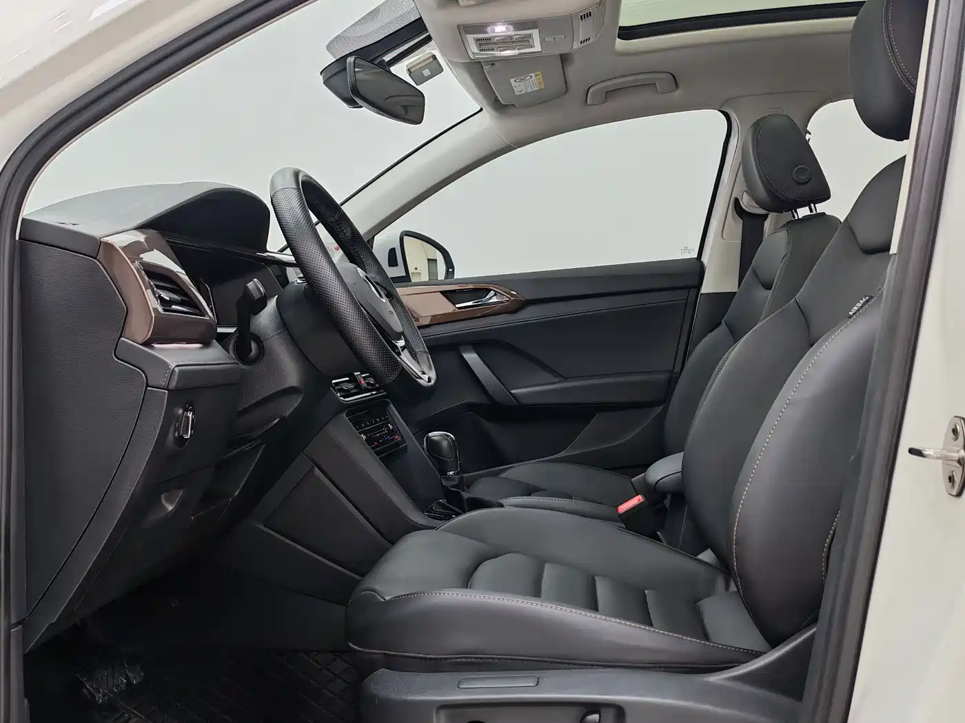 Volkswagen Tharu 2022 280TSI FWD Flagship Edition фото 8