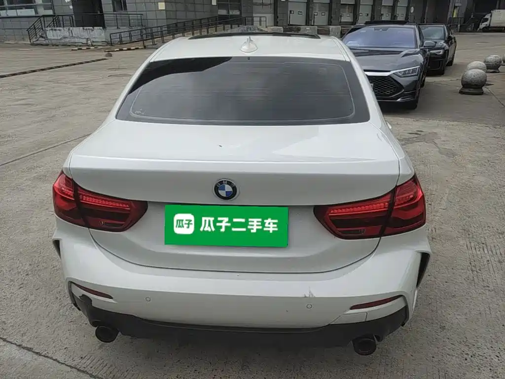 BMW 1 Series 2022 125i M Sport Shadow Edition фото 6