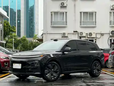 Li Auto L6