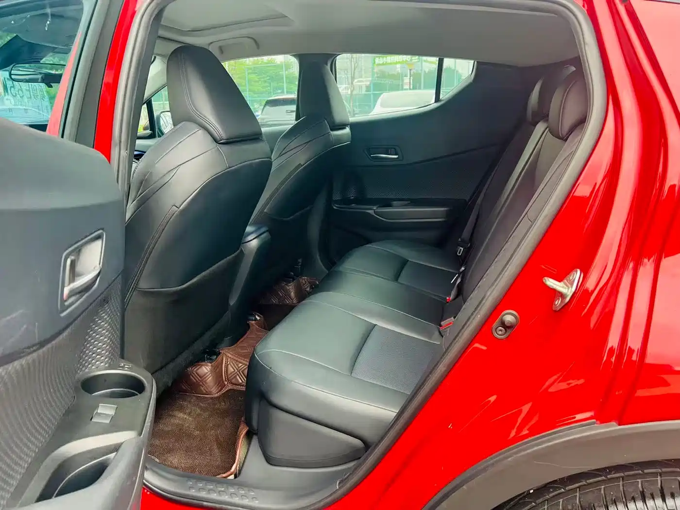 Toyota C-HR 2022 2.0L Leading Edition фото 12
