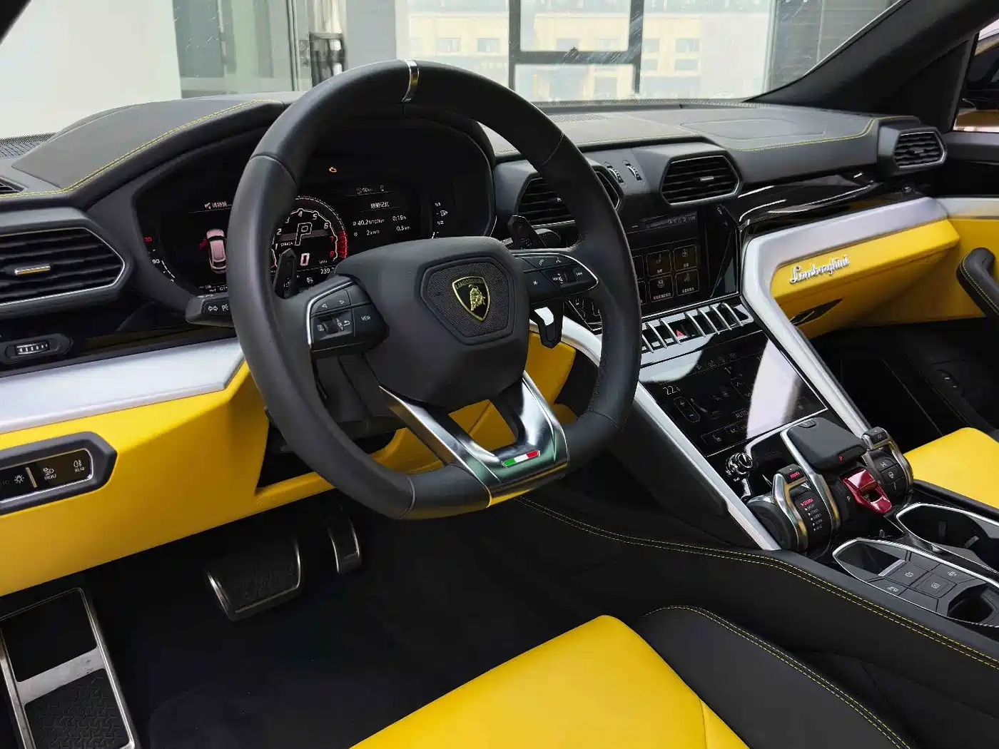 Lamborghini Urus 2021 4.0T V8 фото 13