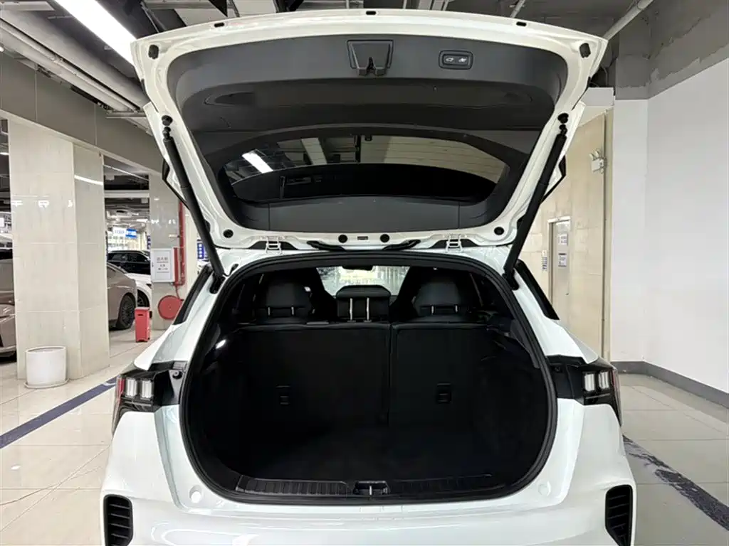 Lynk & Co 06 2023 Remix 1.5T Power Pro фото 9