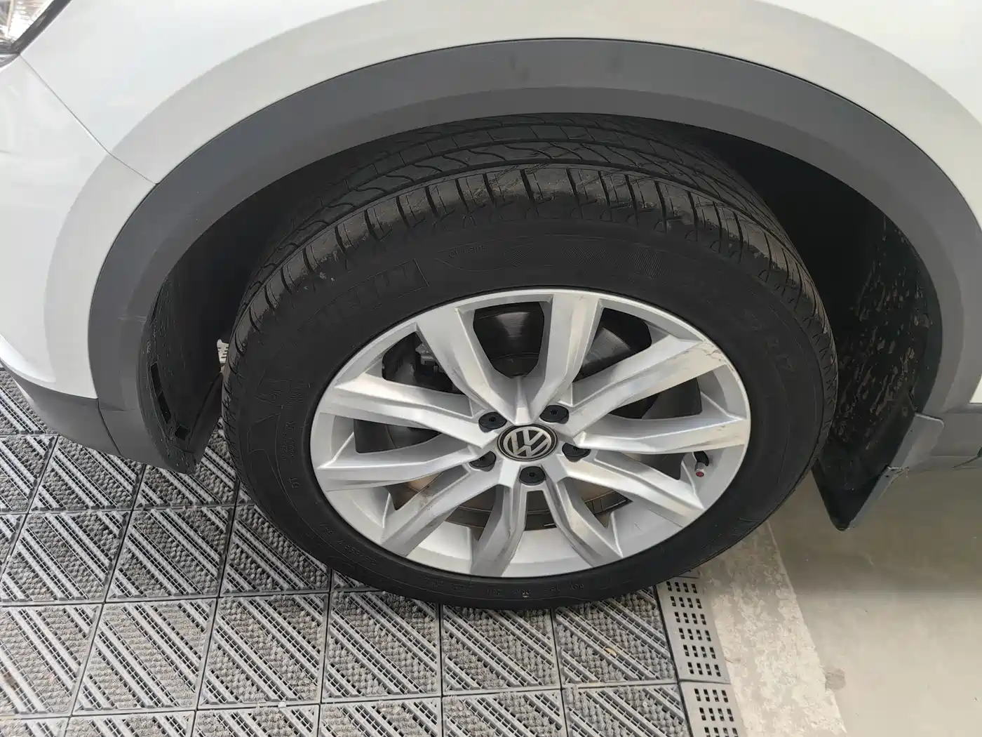 Volkswagen T-ROC 2018 280TSI DSG 2WD Progressive (China V) фото 2