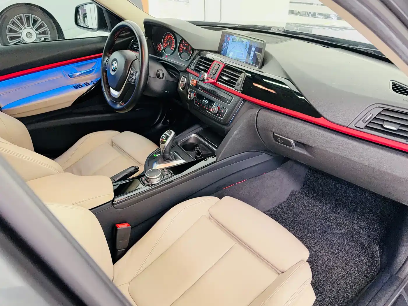 Photo 14 - BMW 3 Series