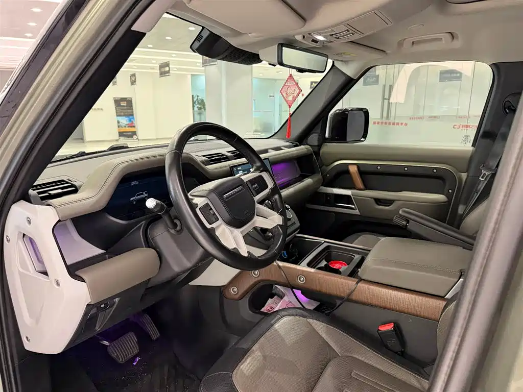 Land Rover Defender 2022 110 P400 X-DYNAMIC HSE фото 9