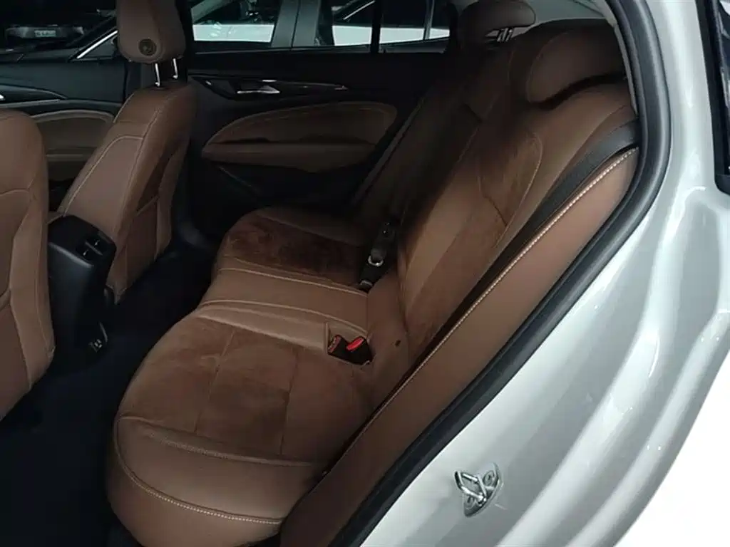 Buick Regal 2024 Model 28T Premium фото 17