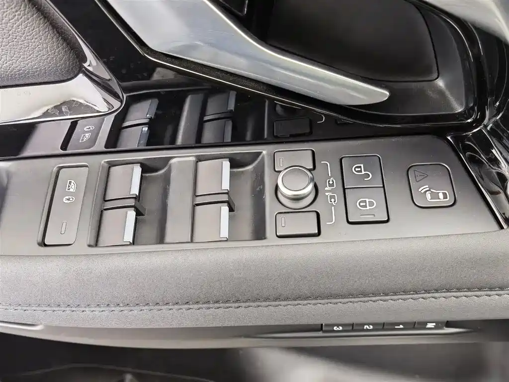 Land Rover Range Rover Evoque 2020 249PS R-DYNAMIC SE Sport Tech Edition фото 9