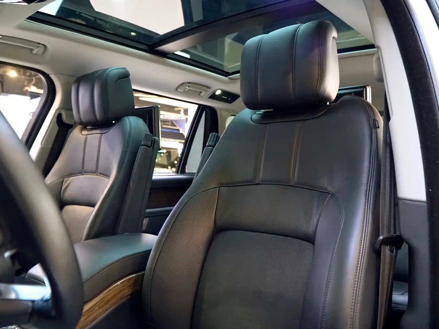 Land Rover Range Rover 2019 3.0 SC V6 Heritage Extended Edition фото 9