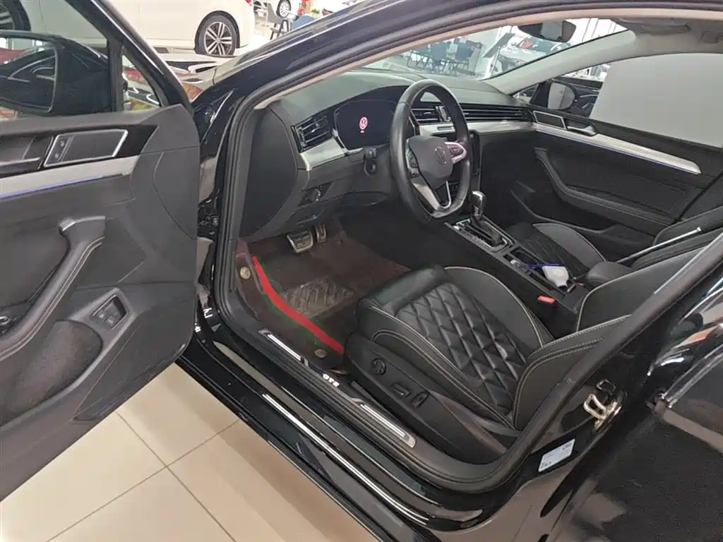 Volkswagen Magotan GTE Plug-in Hybrid 2022 GTE Luxury фото 16