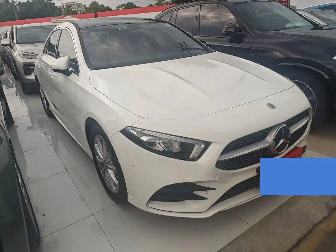 Mercedes-Benz A-Class 2019 A 200 L Sport Sedan фото 3