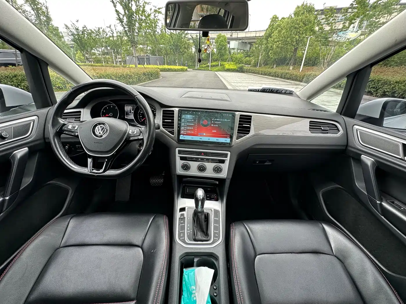 Volkswagen Golf Sportsvan 2016 230TSI Automatic Progressive фото 8
