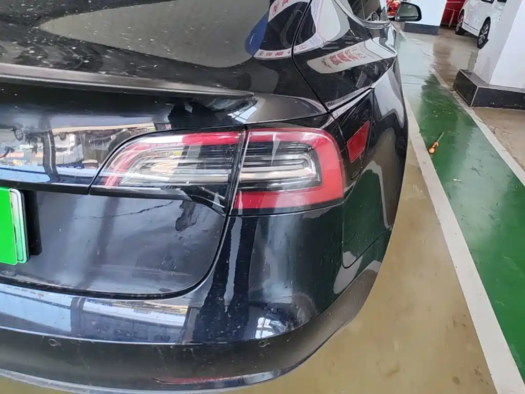 Фото 8 - Tesla Model 3