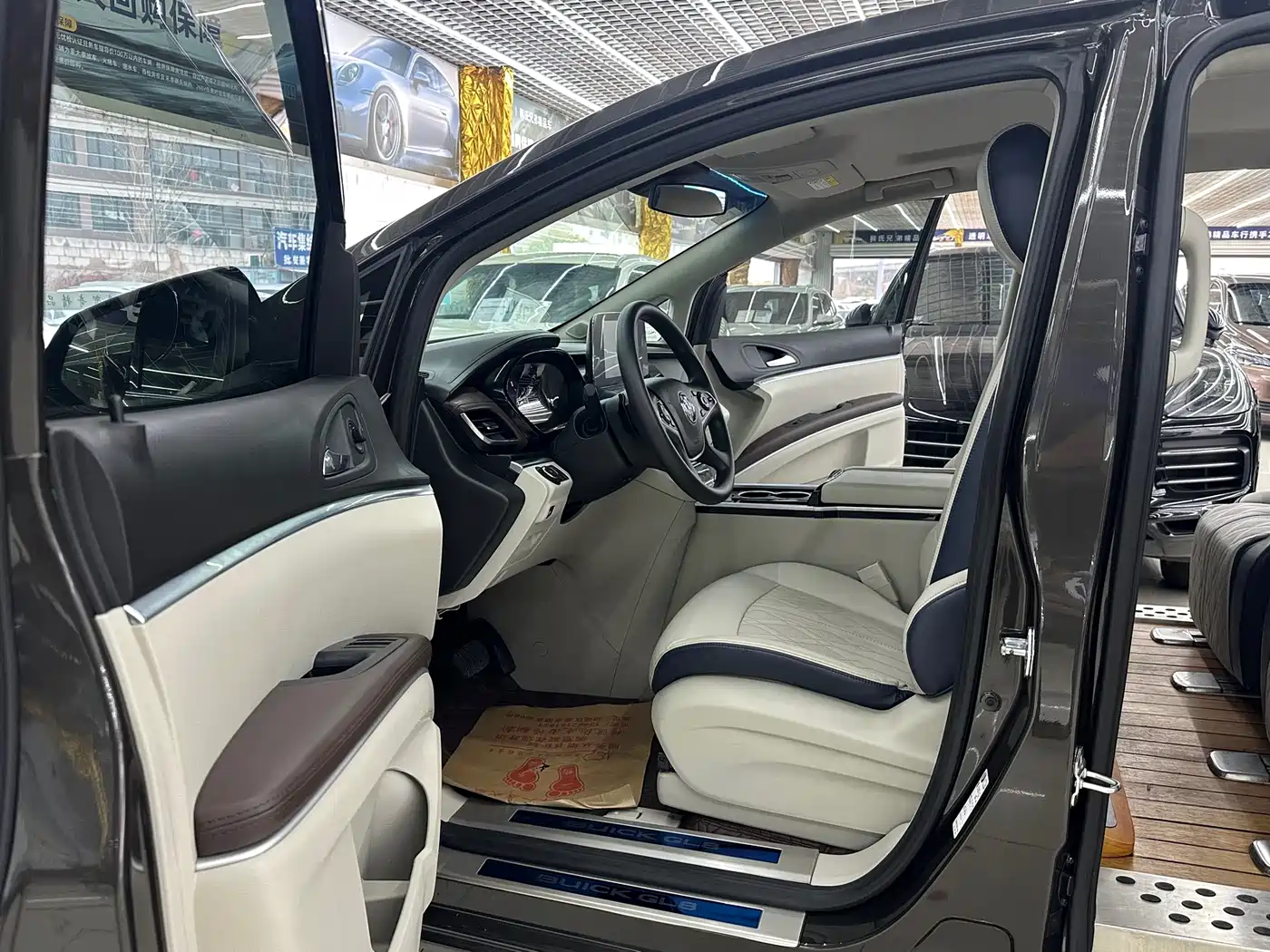 Buick GL8 2022 Land Business Class 652T Comfort фото 11