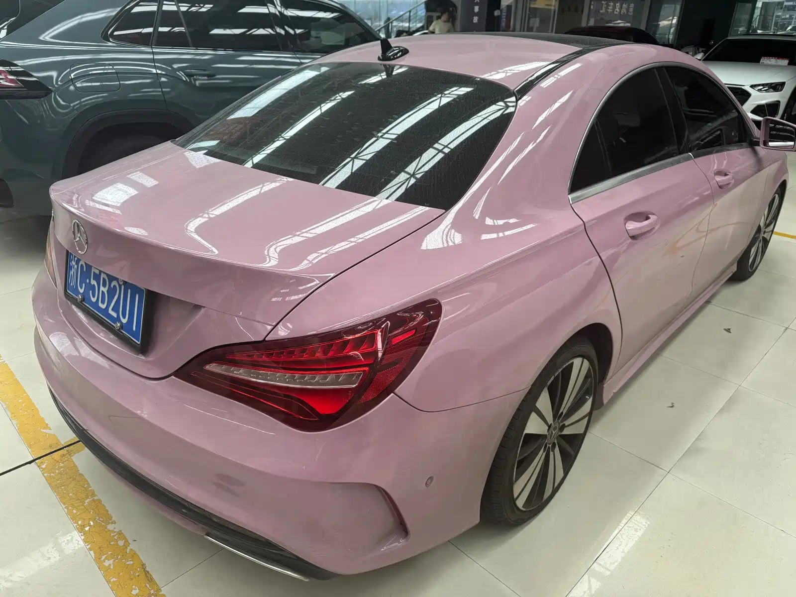 صورة 9 - Mercedes-Benz CLA (Import)