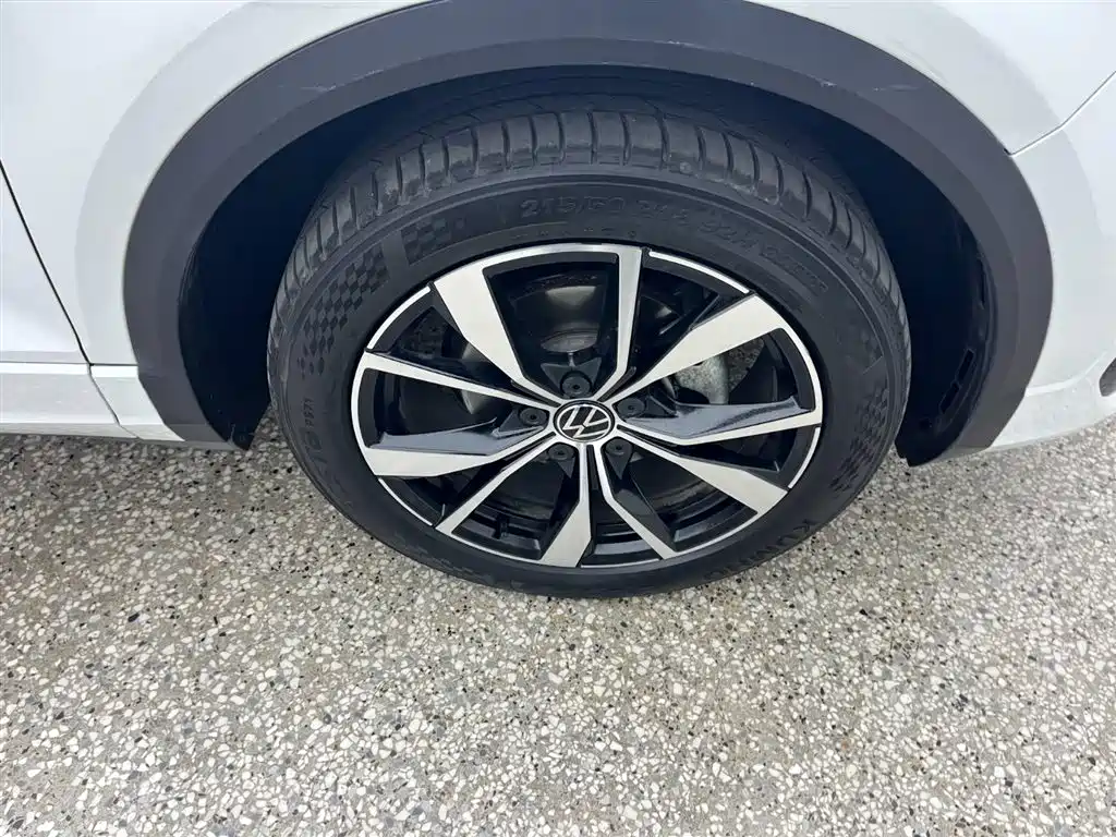 Volkswagen T-ROC 2023 300TSI DSG 2WD Dawn Edition фото 12