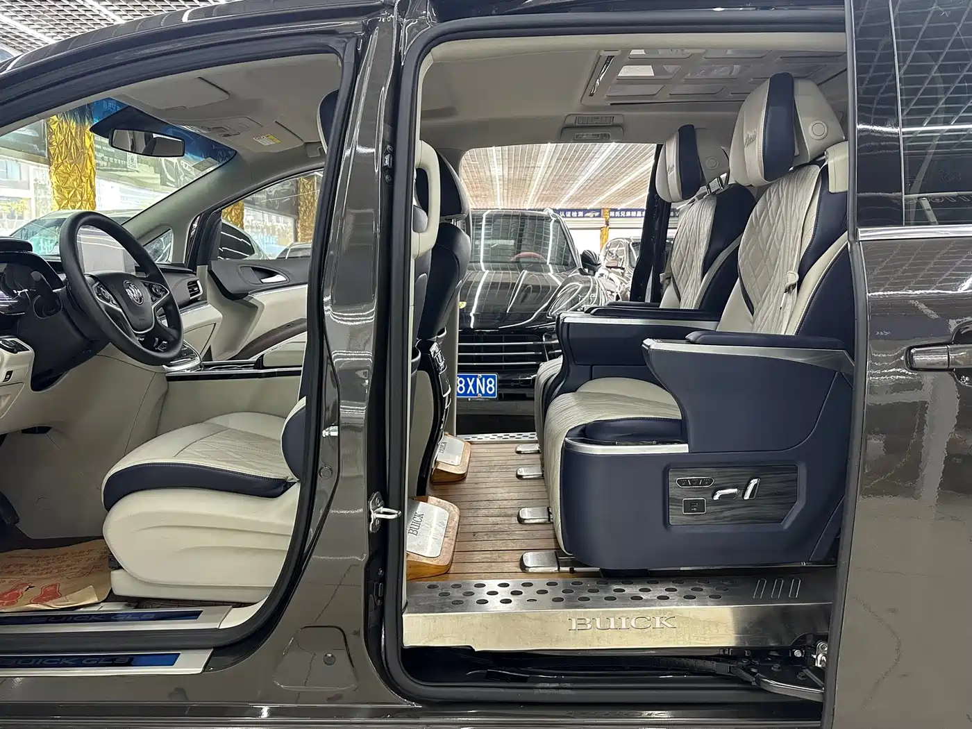 Buick GL8 2022 Land Business Class 652T Comfort фото 12